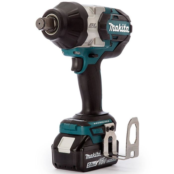 Makita - Masina de insurubat cu impact 1050Nm, patrat 3/4", cu 2 acumulatori 18V, 5.0Ah, incarcator, valiza [DTW1001RTJ]