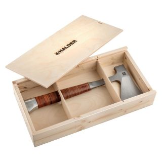 Topor Halder cu maner din piele si teaca din piele pentru protectia lamei in cutie din lemn